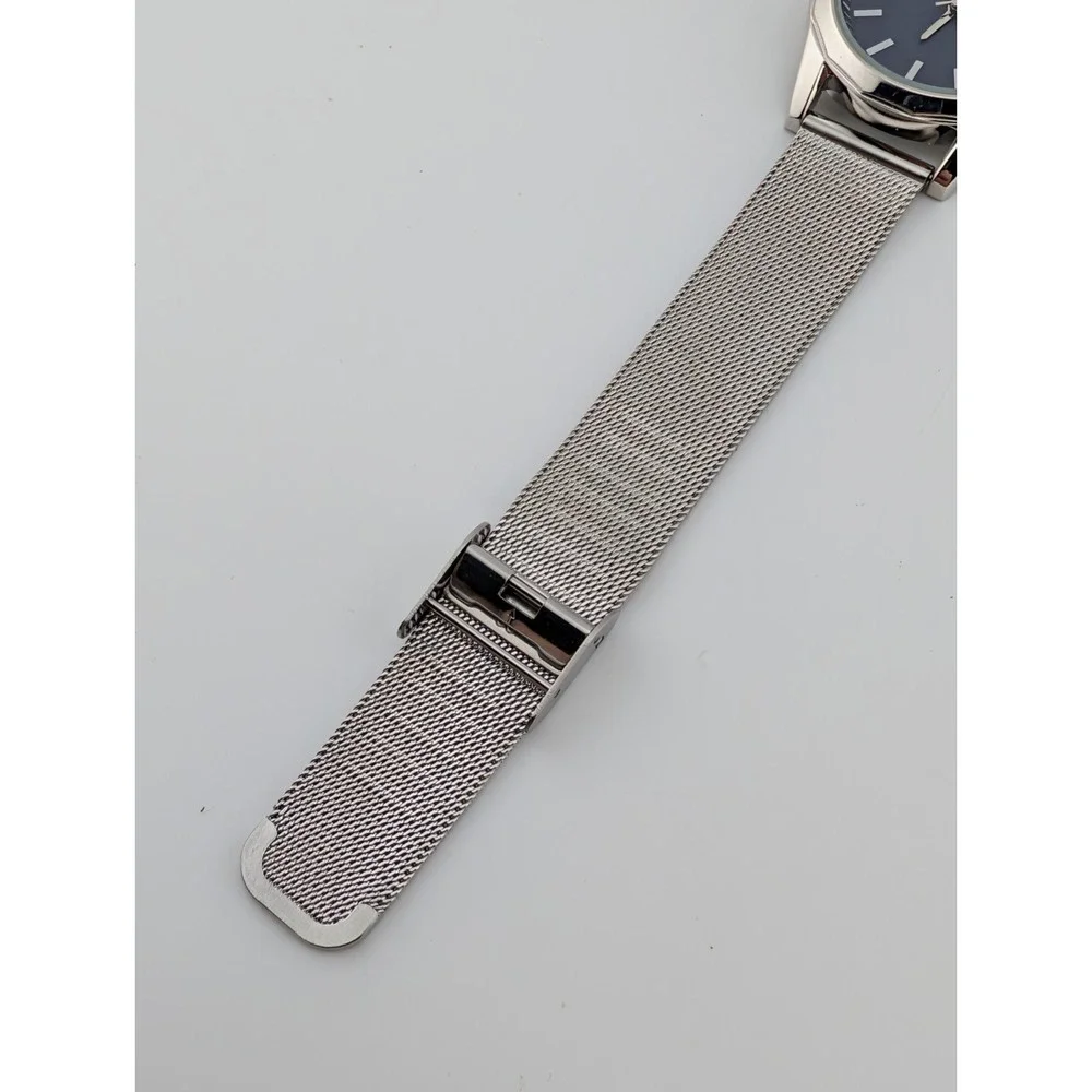 Tahari‎ Watch Women 33mm Case Blue Dial Mesh Metal Adjustable Band- New Battery